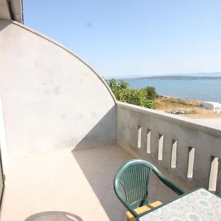 By The Sea Banj, Pasman - 8242 *